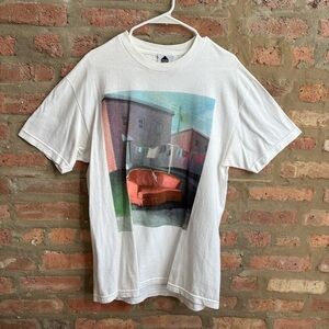 Joe Fresh Goods JFG White Graphic T-Shirt with Red Couch Design SIZE L